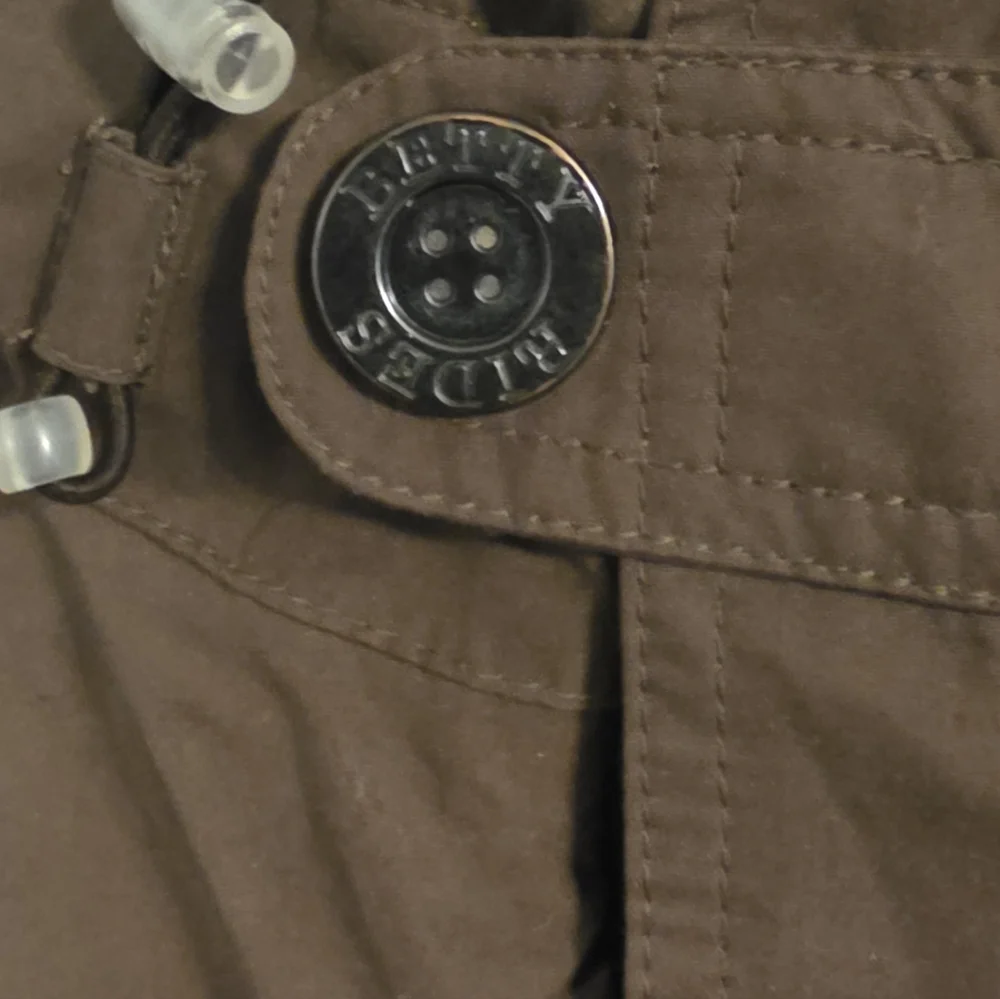 Betty Rides Snowboarding Jacket - Picture 4 of 5